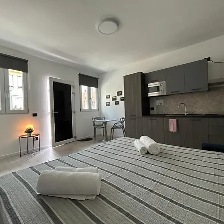 Aparthotel Corridoni33 - Immobili E Soluzioni Rent 4*