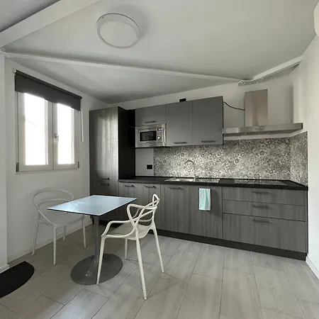 Corridoni33 - Immobili E Soluzioni Rent 4*