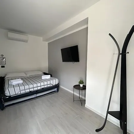 Corridoni33 - Immobili E Soluzioni Rent 4*