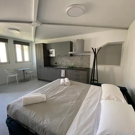 Corridoni33 - Immobili E Soluzioni Rent 4*