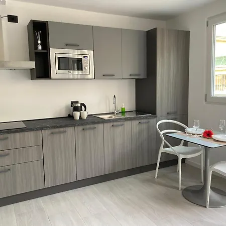 Corridoni33 - Immobili E Soluzioni Rent 4*