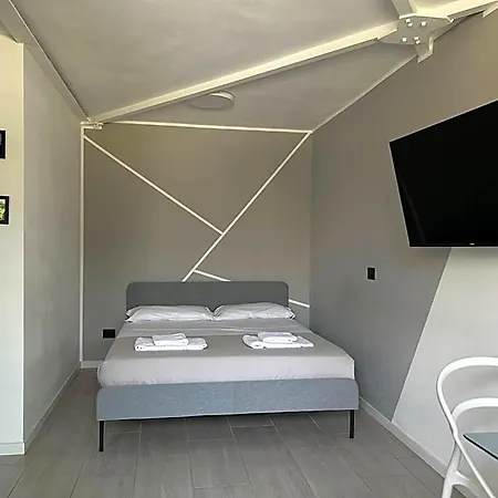 Corridoni33 - Immobili E Soluzioni Rent 4*