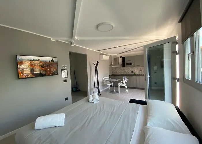 Aparthotel Corridoni33 - Immobili E Soluzioni Rent 4*