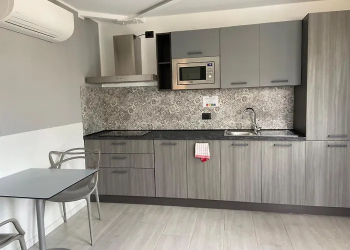 Aparthotel Corridoni33 - Immobili E Soluzioni Rent 4*